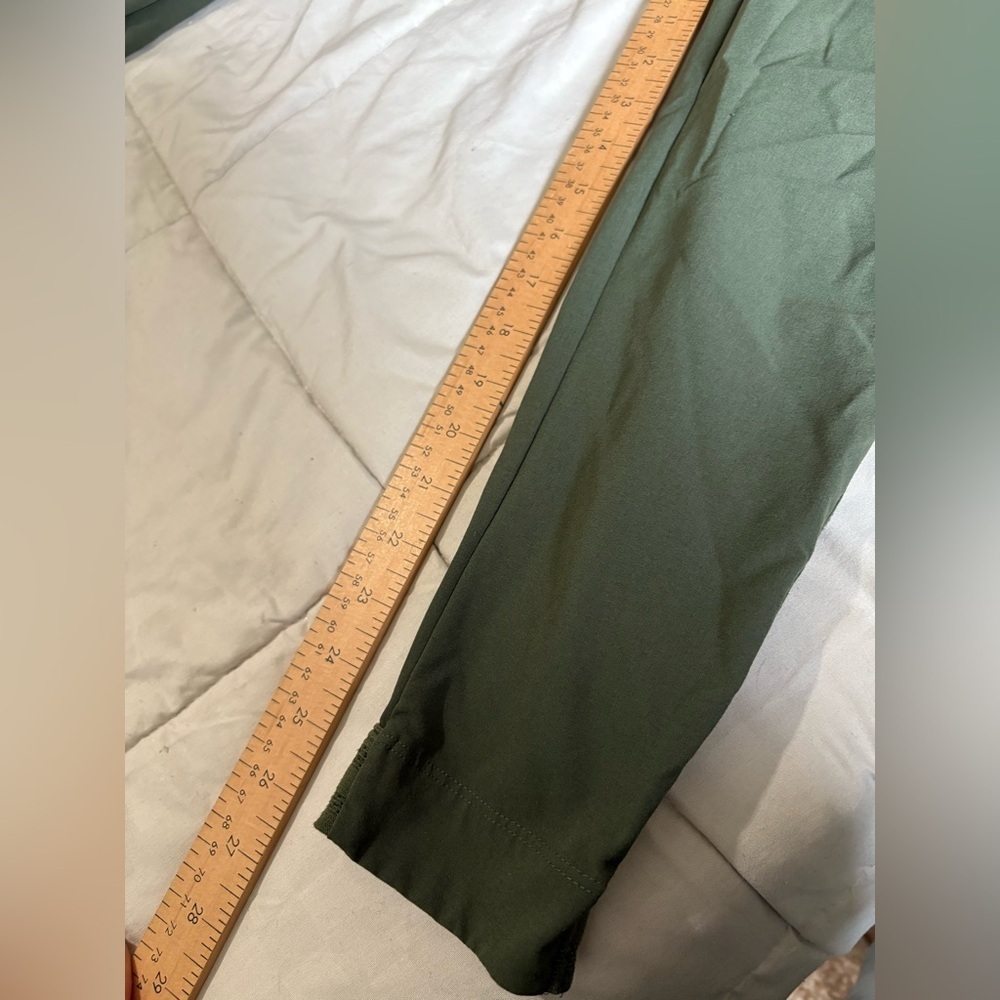 Mountain Hardwear Olive Green Women's Pants - Picture 7 of 10